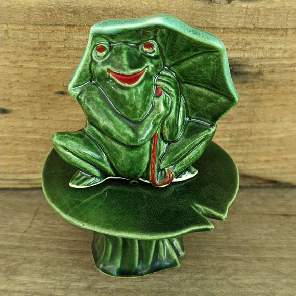 Vintage Frog on Lilypad Salt and Pepper Shaker Set - Picture 3 of 10